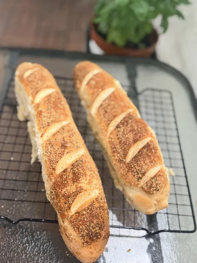 Domowe bagietki jak z Subwaya z parmezanem i ziołami